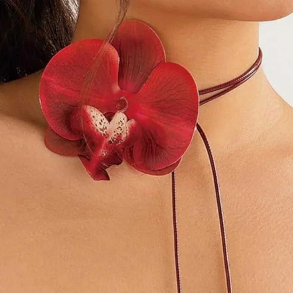 ZARA Flower Pendant Choker Necklace